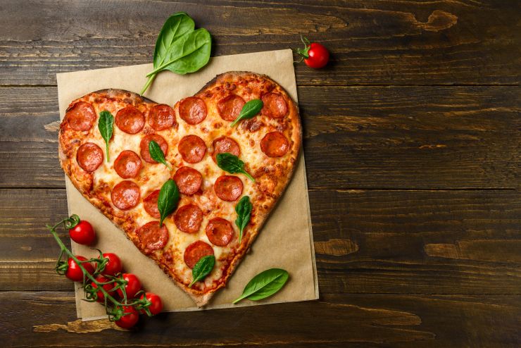 heart-shaped-pizza-pepperoni-2021-09-02-08-04-48-utc.jpg